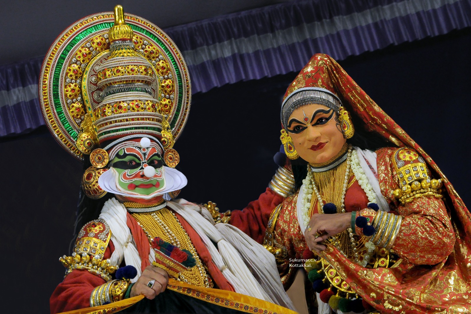 Two Kathakali performers